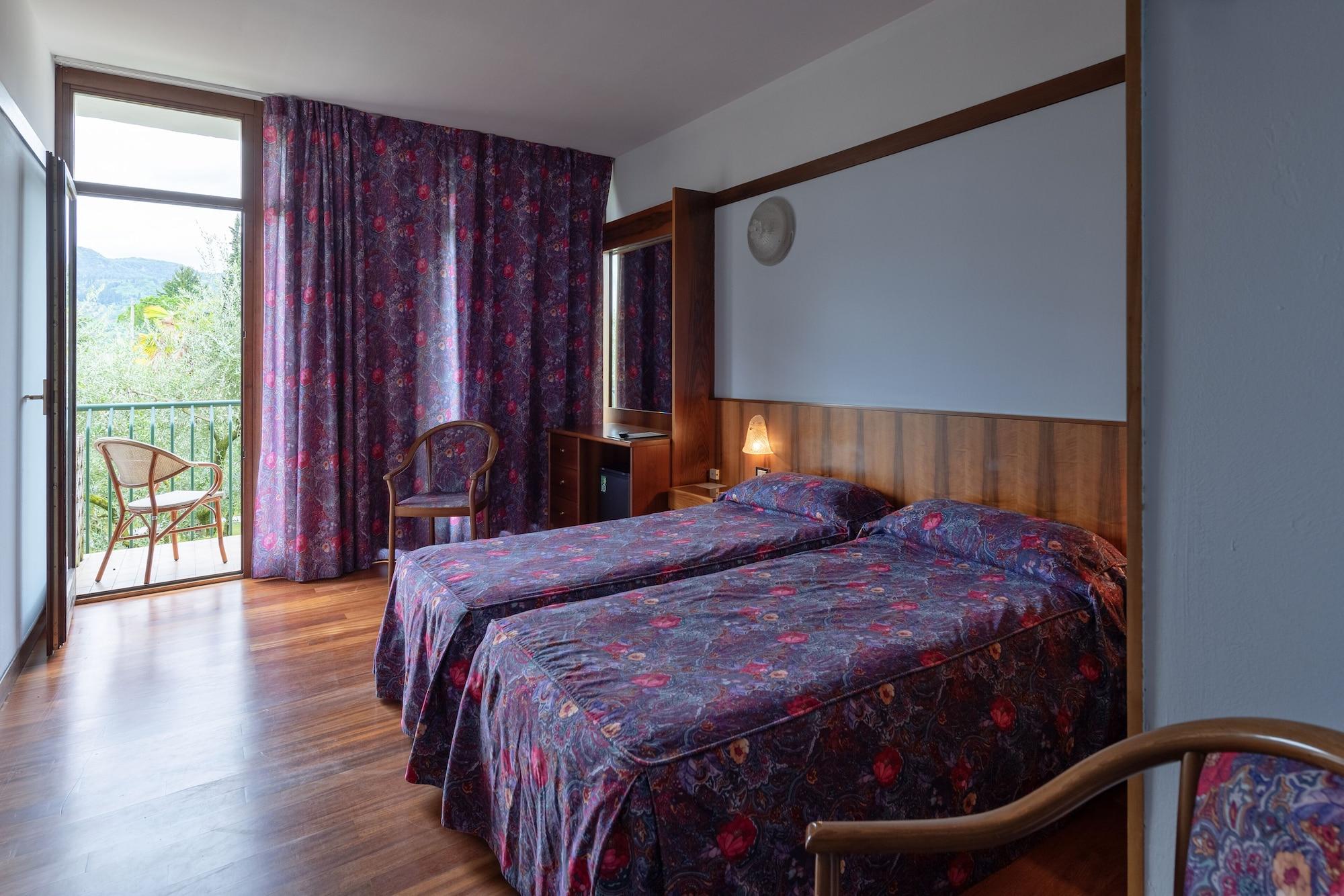 Park Hotel Oasi Garda  Exterior photo