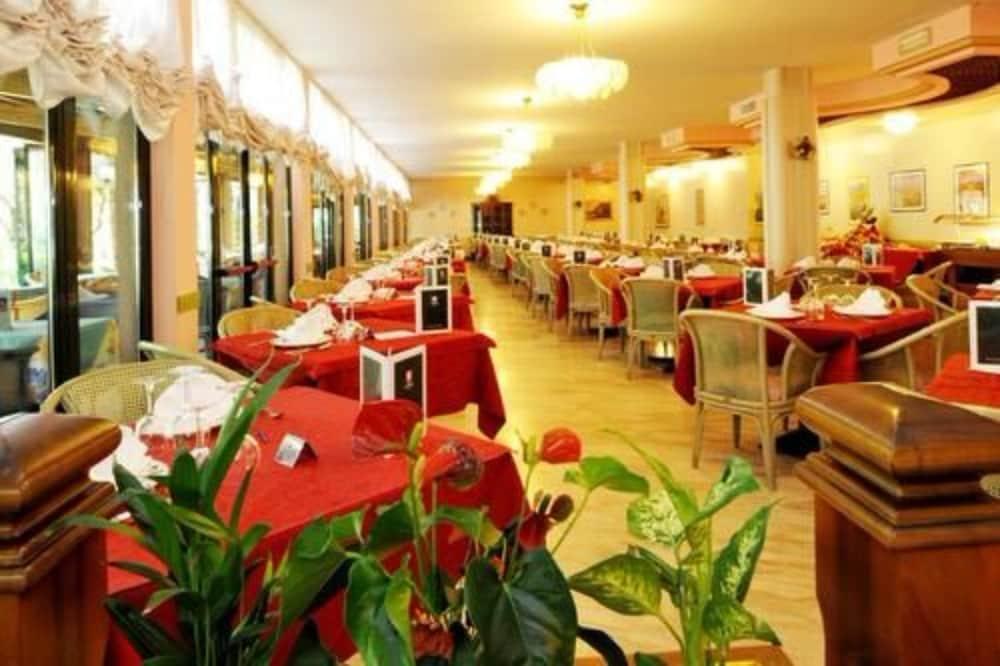 Park Hotel Oasi Garda  Exterior photo