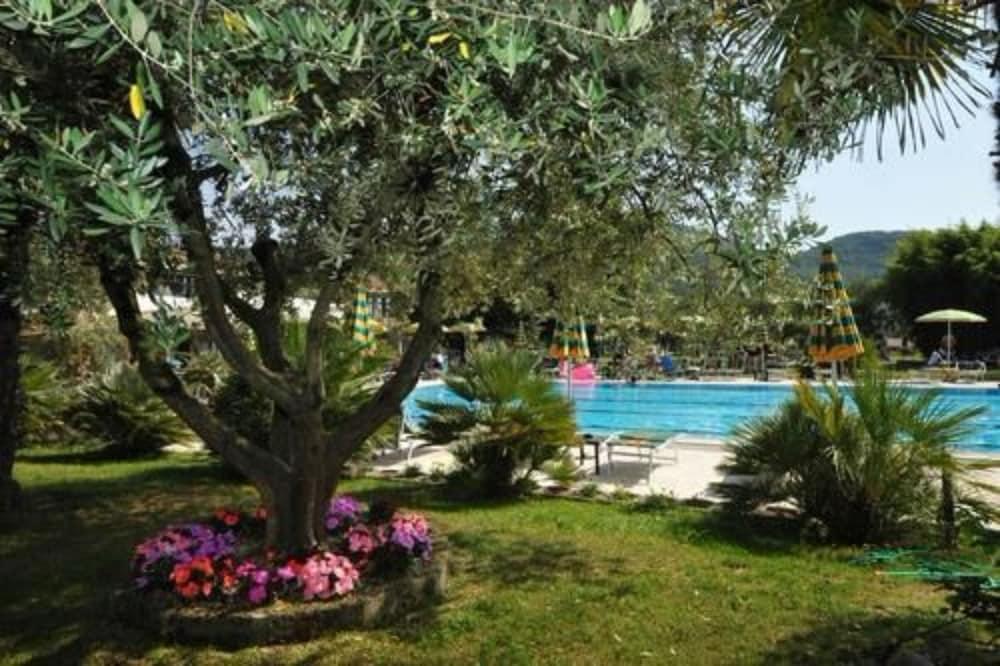 Park Hotel Oasi Garda  Exterior photo