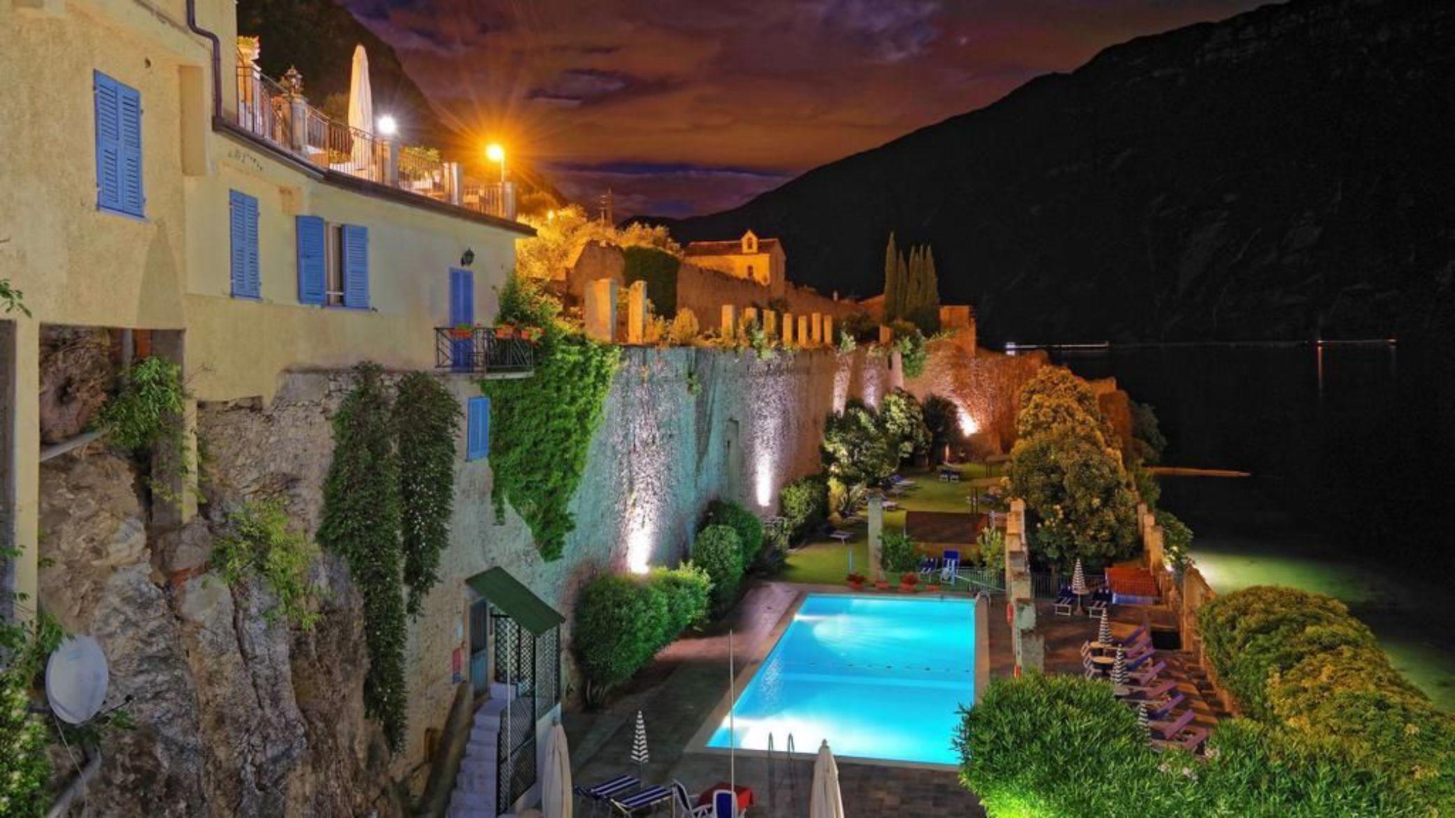 Park Hotel Oasi Garda  Exterior photo