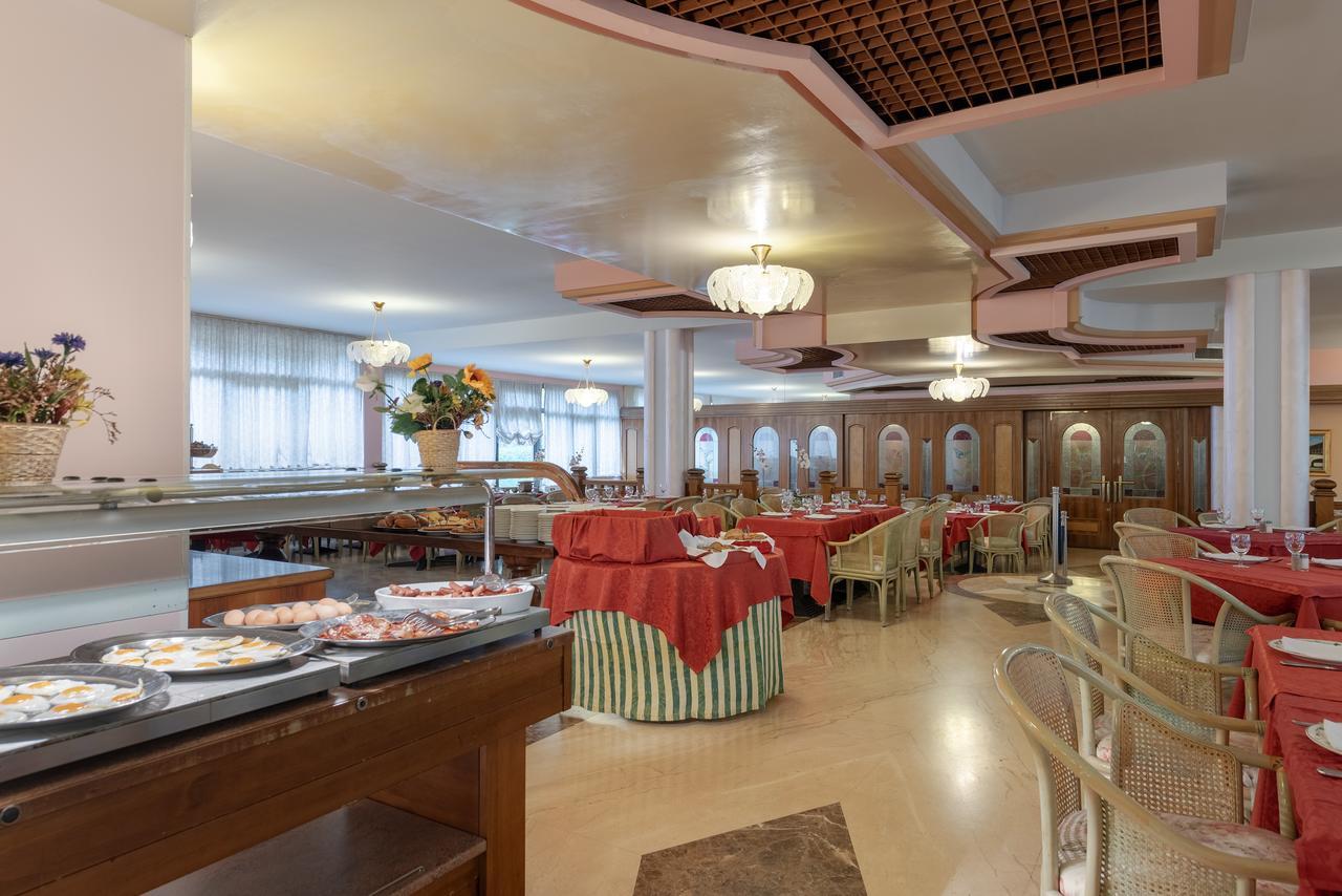 Park Hotel Oasi Garda  Exterior photo