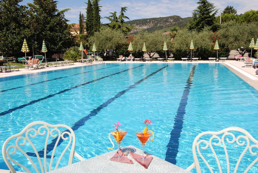 Park Hotel Oasi Garda  Exterior photo
