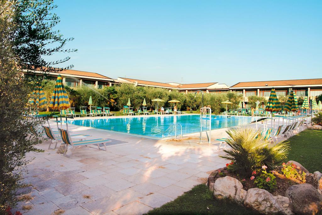 Park Hotel Oasi Garda  Exterior photo