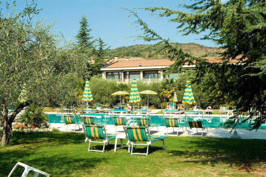 Park Hotel Oasi Garda  Exterior photo